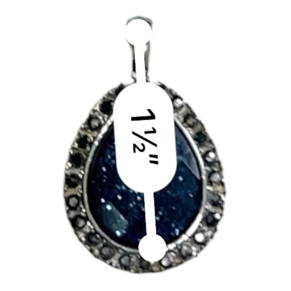 Vintage teardrop shaped pendant surrounded by small stones in polished metal - Picture 6 of 6